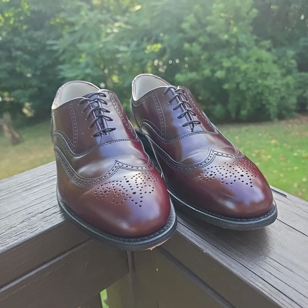 Men's Stafford leather sz.9 D dress shoes. Brogue wingtip.‎ Leather soles